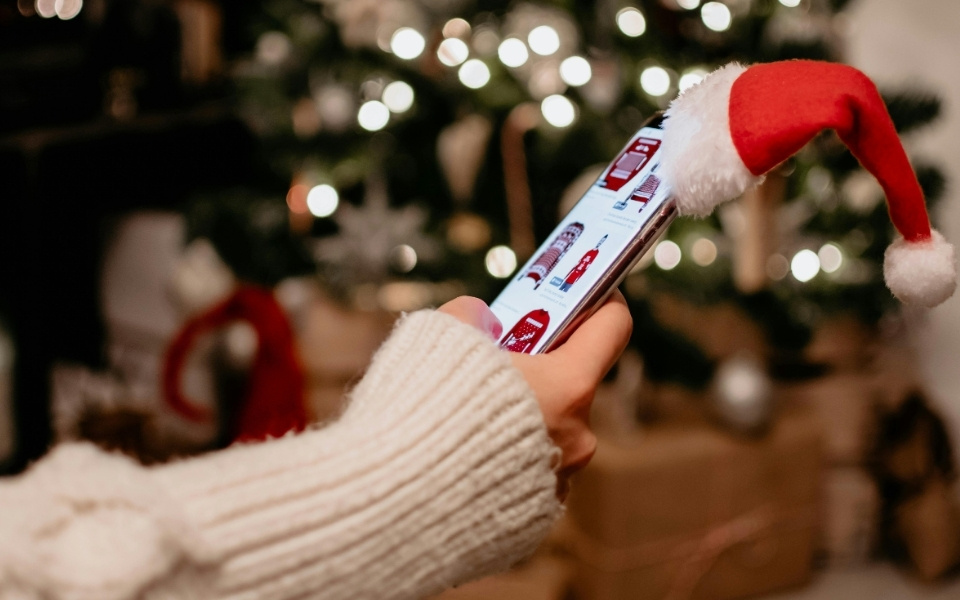 Why Mobile Commerce Becomes the Primary Sales Channel During the Holidays