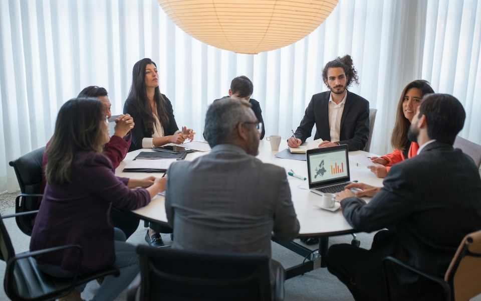 Full-Funnel Growth Hacking Techniques for Product-Led and Sales-Led Hybrid Models