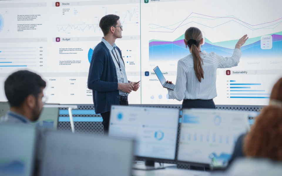 Small Data vs. Big Data Analytics: How & When to Leverage Both